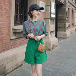 Set: Elbow-sleeve Heart Print T-shirt + Shorts