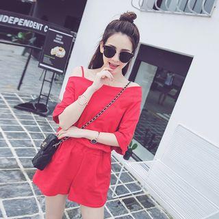 Set: Elbow-sleeve Cold Shoulder T-shirt + Shorts