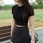 Short-sleeve Mock-turtleneck Cropped T-shirt