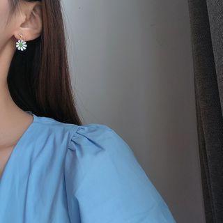 Knot & Flower Asymmetrical Dangle Earring 1 Pair - S925 Silver Needle - Earring - Flower - Green & White - One Size