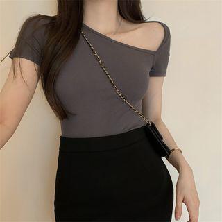 Short-sleeve Asymmetrical T-shirt / Pencil Skirt