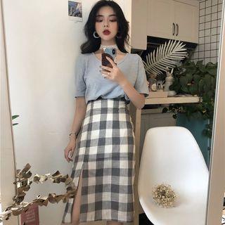 Short-sleeve T-shirt / Midi Plaid A-line Skirt