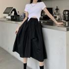 Short Sleeve Asymmetrical Hem T-shirt / Plain A-line Skirt