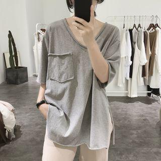 Short-sleeve Slit-side V-neck Pocket T-shirt