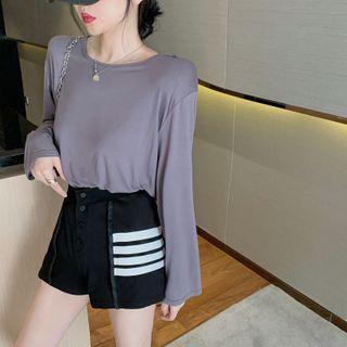 Chain Long-sleeve T-shirt / Striped Wide-leg Shorts