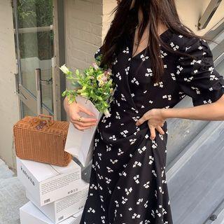 Puff-sleeve V-neck Floral Midi A-line Dress Black - One Size