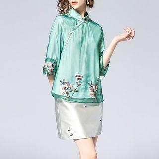 Flower Embroidered Elbow-sleeve Hanfu Top / Mini A-line Skirt
