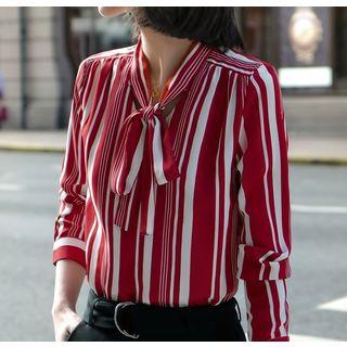 Striped Blouse / Cropped Straight-fit Pants / Set