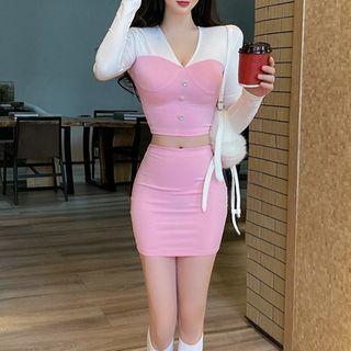 Set: Long-sleeve Paneled T-shirt + Mini Fitted Skirt