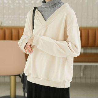 Mock-two-piece Pullover