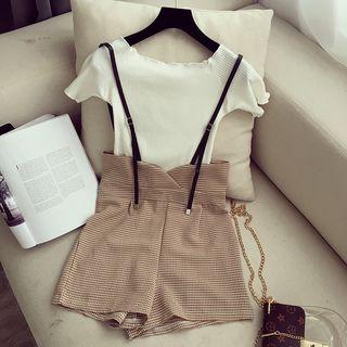 Set: Short-sleeve T-shirt + Plaid Suspender Shorts