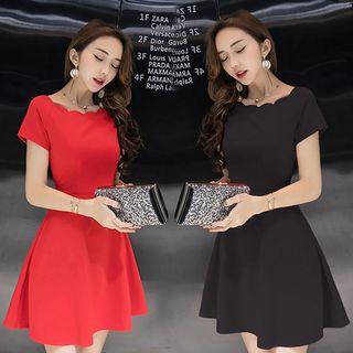 Short-sleeve A-line Plain Slim Sheath Dress