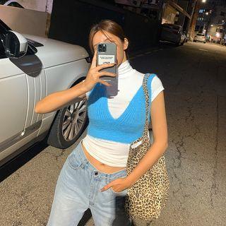 Sleeveless Fluffy Knit Crop Top