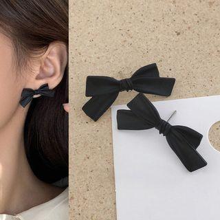 Sterling Silver Ribbon Ear Stud