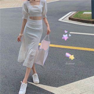 Square-neck Crop Elbow-sleeve Blouse / Ruffle Hem Pencil Skirt