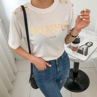 Button-shoulder Lettering T-shirt