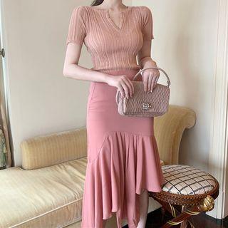 Short-sleeve Knit Top / Flared Asymmetric Pencil Skirt