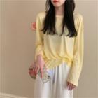 Long-sleeve Open Back Light T-shirt