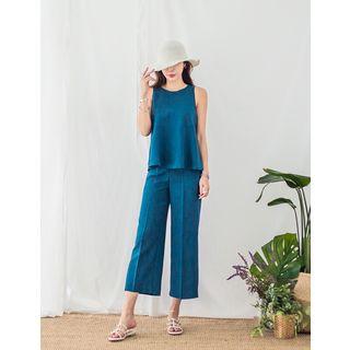 Set: Sleeveless A-line Top + Wide-leg Cropped Pants