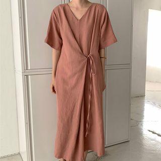 Short-sleeve V-neck Tie-accent Dress