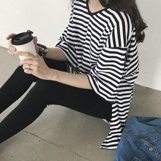 V-neck Slit-side Stripe T-shirt