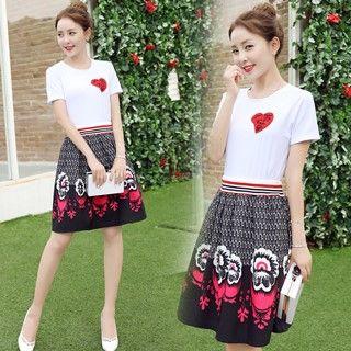 Set: Short-sleeve Patterned T-shirt + Printed A-line Skirt