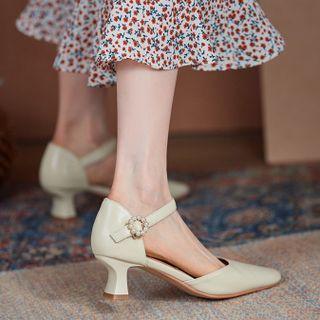Low Heel Faux Pearl Buckled Sandals