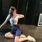 Short-sleeved Top With Sailor Collar / Pleated Skirt