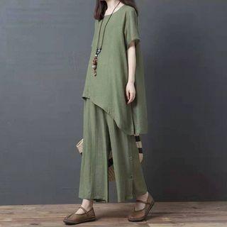 Set: Irregular Hem Short-sleeve Blouse + Cropped Wide-leg Pants