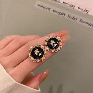 Embossed Alloy Faux Pearl Earring