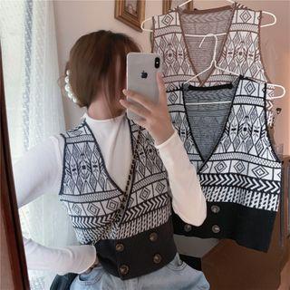 Patterned Knit Vest / Plain Long-sleeve T-shirt
