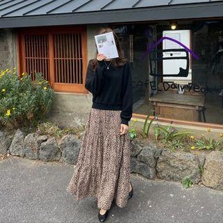 Inset Napped Sweatshirt Leopard Maxi Skirt