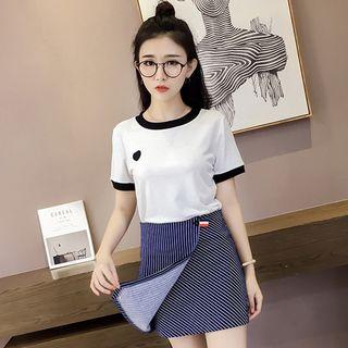Set: Short-sleeve T-shirt + Pinstriped Fitted Skirt