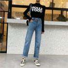 Straight-cut Jeans / Mock Neck Long-sleeve Lettering Top