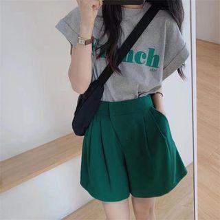 Lettering T-shirt / High Waist Wide Leg Shorts