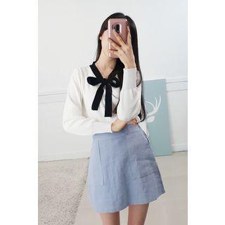 Petite Size Contrast Tie-neck Buttoned Knit Top