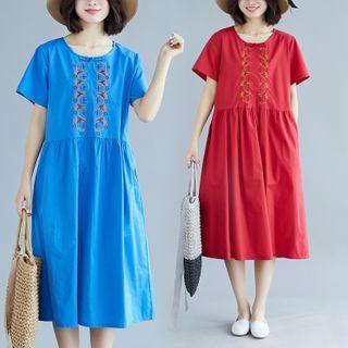 Embroidered Short-sleeve Midi Shift Dress
