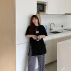 Short-sleeve T-shirt / Pattern Wide-leg Pants