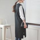 Sleeveless V-neck Rib-knit Dress