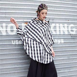 3/4-sleeve Striped Oversized Top Plaid - Black & White - One Size