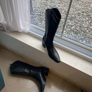 Square-toe Stitched Cowboy Boots