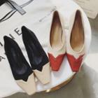 Square-toe Two-tone Low-heel Pumps
