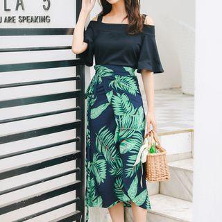 Set: Cold Shoulder Short-sleeve T-shirt + Floral Midi Skirt