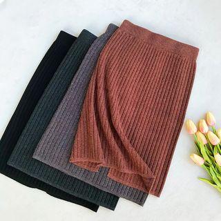 Back Slit Knitted Skirt