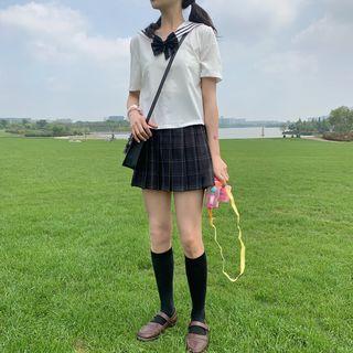 Short-sleeve Sailor Collar Top / Mini Pleated Skirt