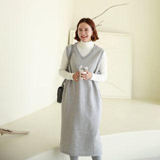 Sleeveless V-neck Long Sweat Dress