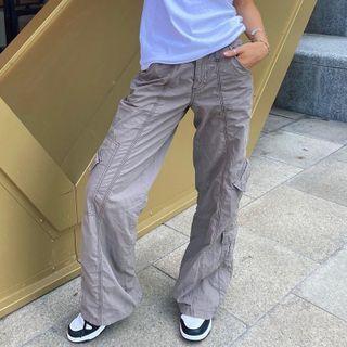 Loose Fit Cargo Jeans
