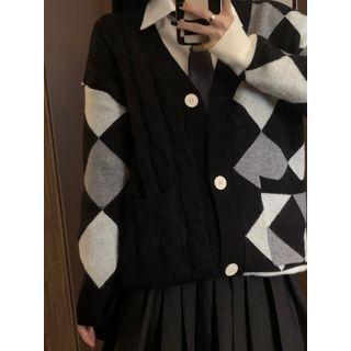 Argyle Cardigan / Plain Shirt