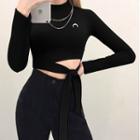 Long-sleeve Crescent Embroidered Cropped T-shirt