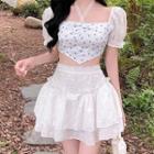 Short-sleeve Floral Crop Top / Lace Mini A-line Skirt